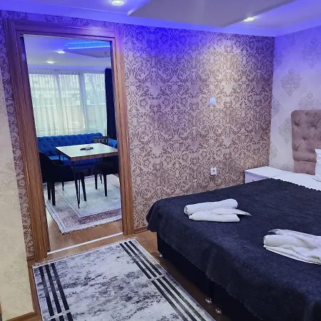 Lara Hotel *